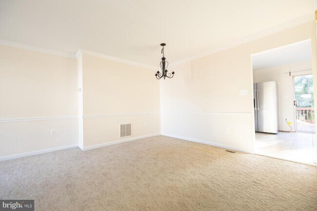 Building Photo - 12866 Hyannis Ln