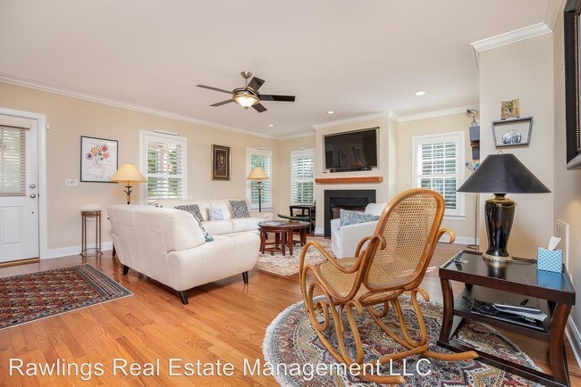 Building Photo - 3 br, 2.5 bath House - 1672 Olmsted Drive