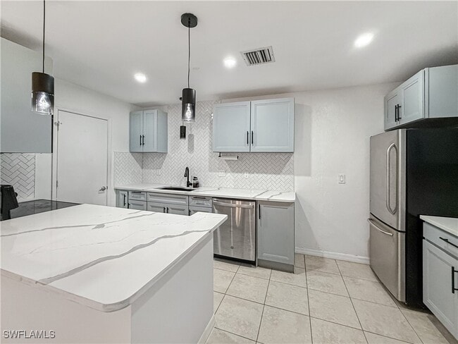 Building Photo - 429 Morgan Cir S