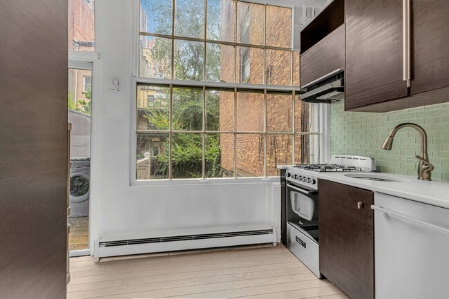 Building Photo - 113 E 29th St