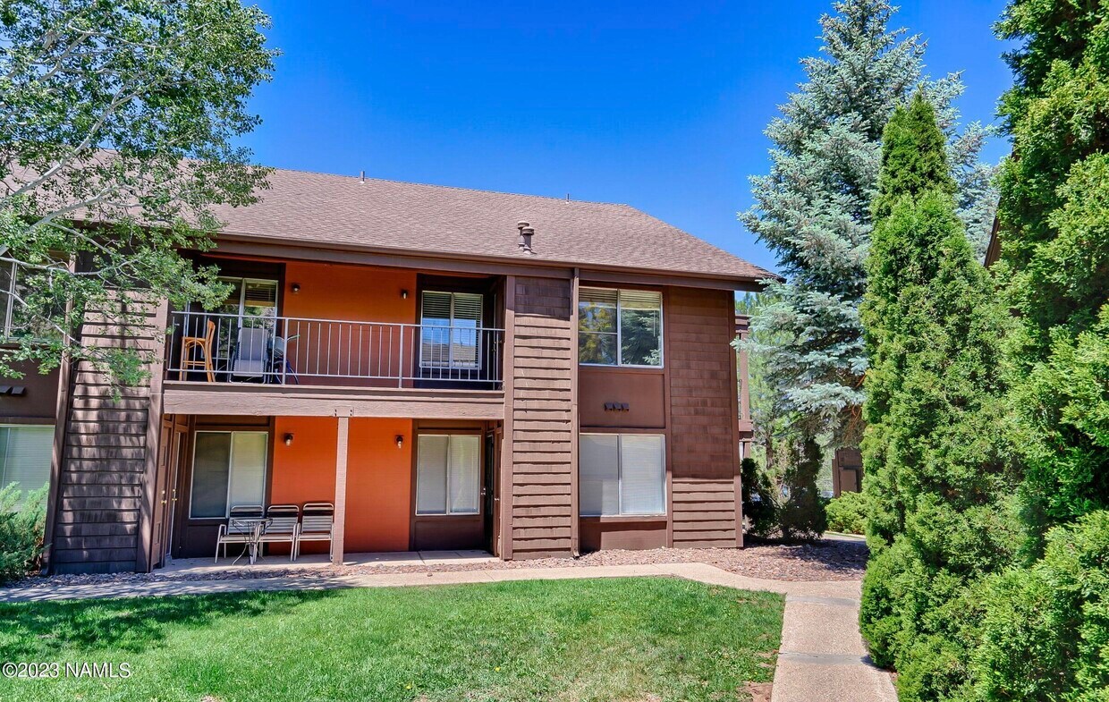 Primary Photo - 1200 S Riordan Ranch St