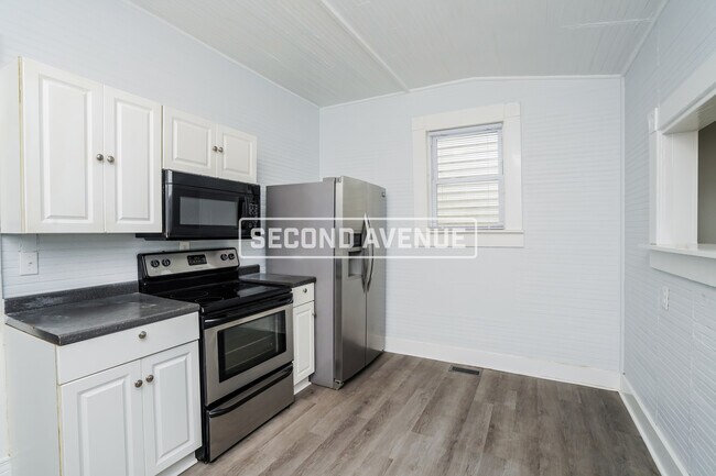 Building Photo - 320 N 35th ST