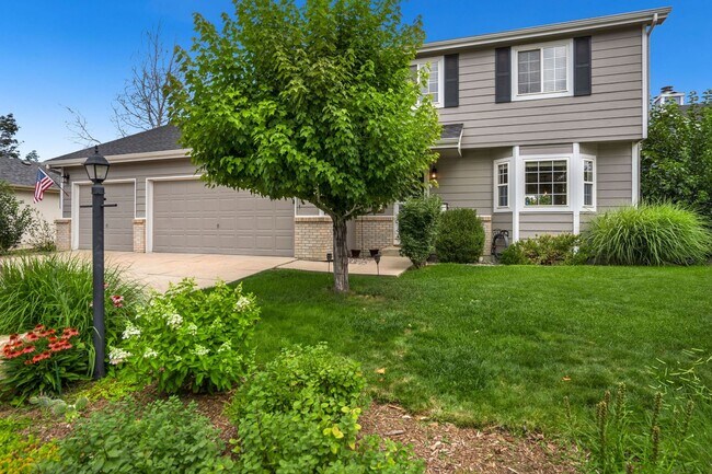 Foto del edificio - Updated 4 Bedroom Home with Amazing Yard, ...