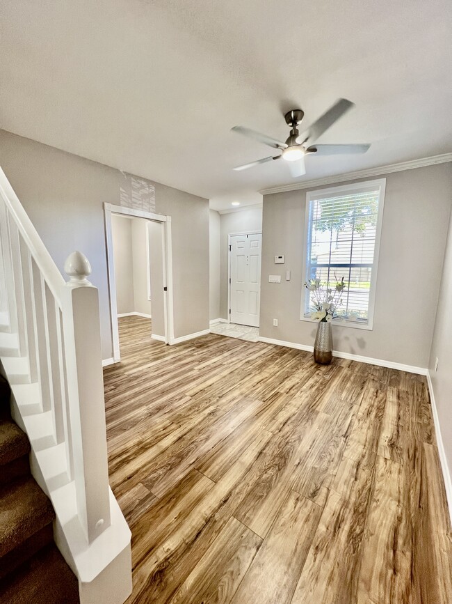 Building Photo - 1407 Lyonshire Dr