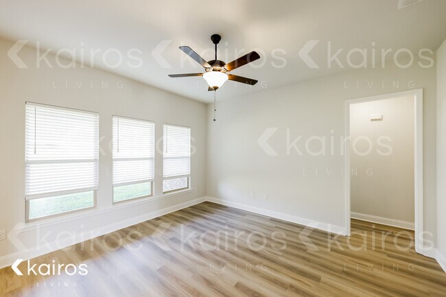 Foto del edificio - 14710 Sonoma Blvd.