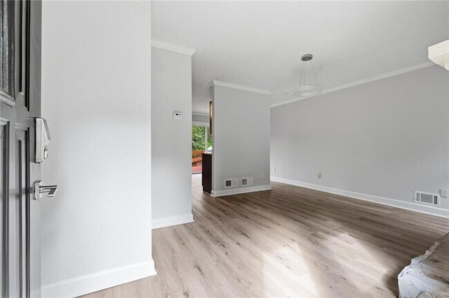 Foto del edificio - 3262 Summer Wood Cir
