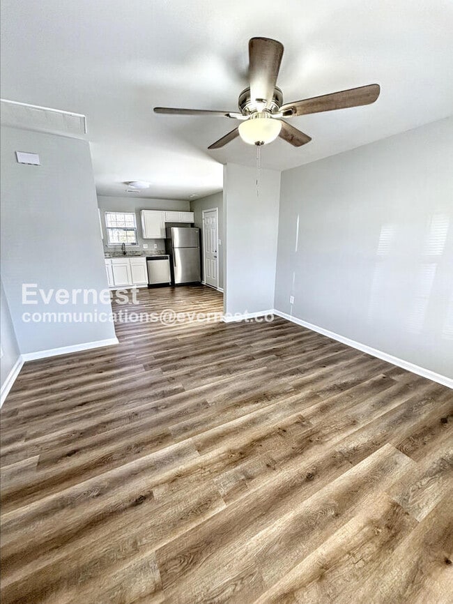 Building Photo - 4 Bed/2 Bath Home with Off-Street Parking / Pet-Friendly / Vouchers Accepted / Coming Soon!