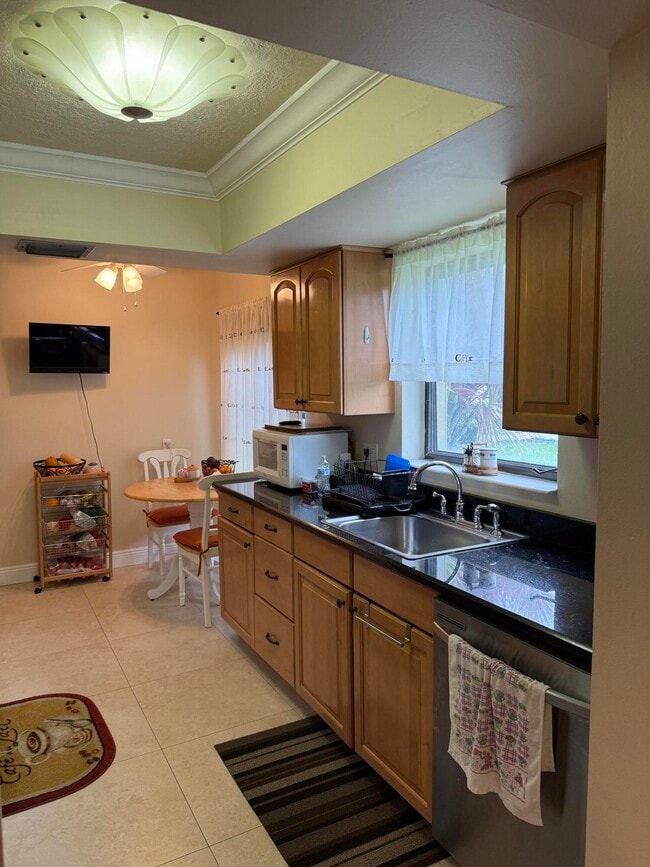 Building Photo - 6289 Red Cedar Cir