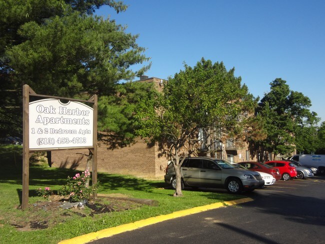 Foto del edificio - Oak Harbor Apartments