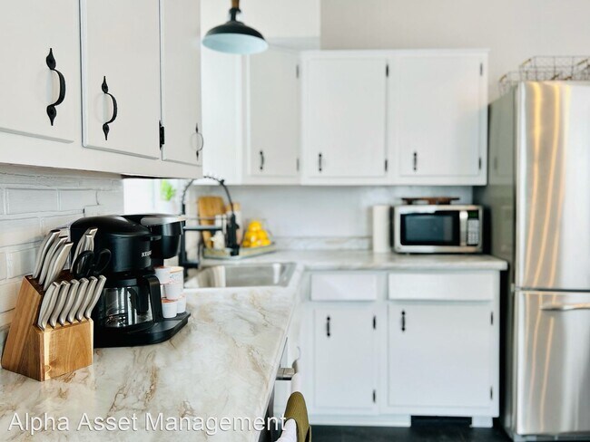 Foto del edificio - 6 br, 2 bath House - 744 Herron Ave