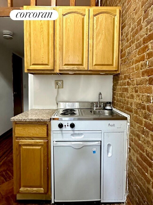 Foto del edificio - 103 W 70th St