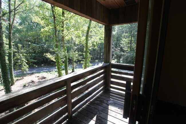 Building Photo - One of a Kind Home in the Heart of Auburn – Perfect for Living & Entertaining!