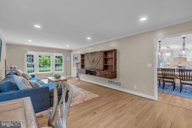 Building Photo - 9 Chadwell Ct