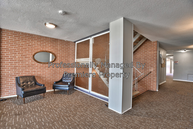 Foto del edificio - 9401 E 63rd St