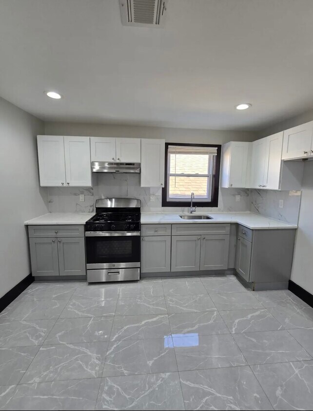 Primary Photo - 45 N 6th St