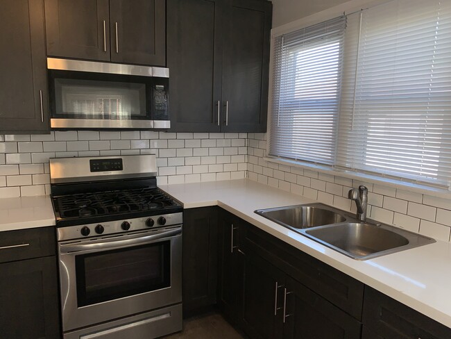 Building Photo - 1428 Echo Park Ave