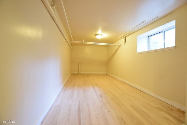 Building Photo - 947 Saint Marks Ave