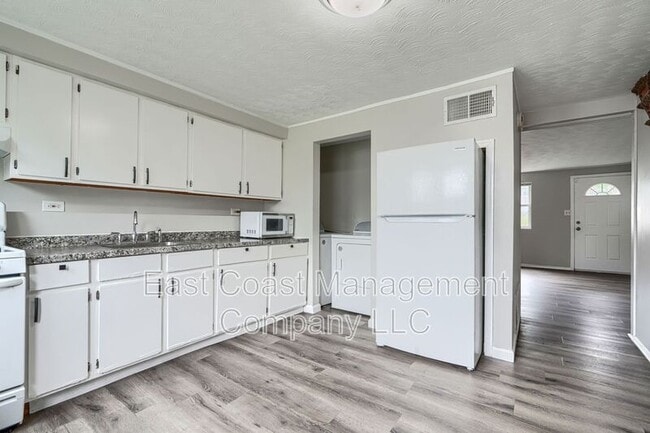 Building Photo - 902 Catawba Ct