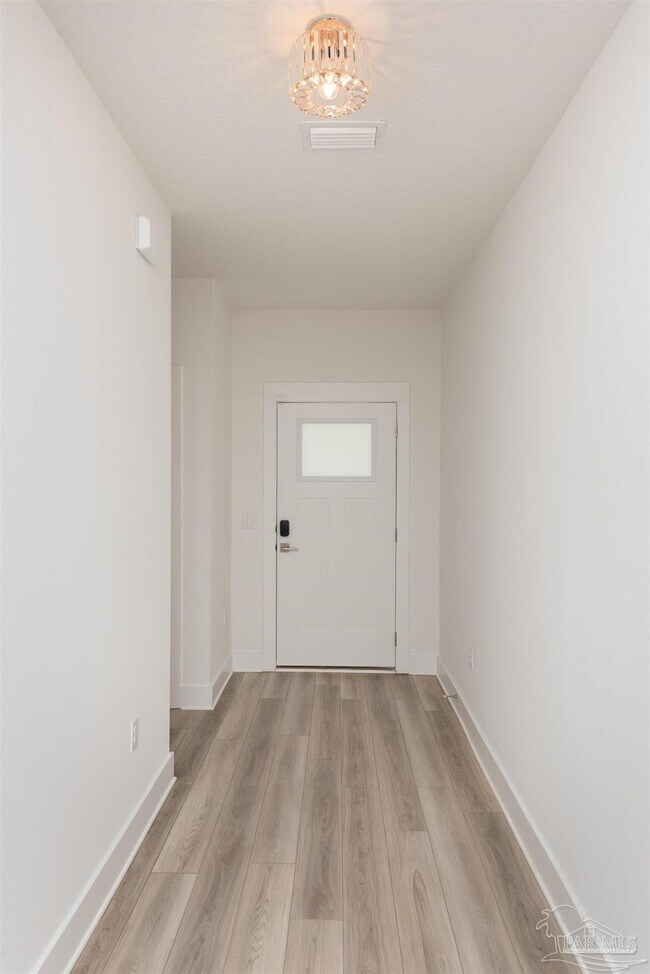 Building Photo - 874 Windhill Dr