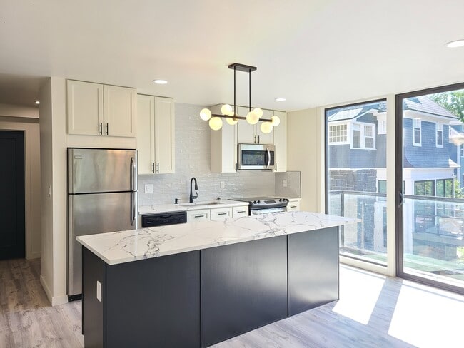 Building Photo - Canyon View Apartments