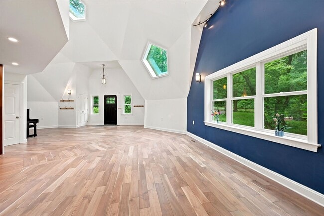 Building Photo - Available August 15th | Rare Architectural Dome Home on 2.5 Private Acres