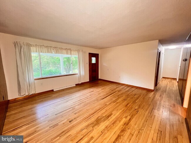 Building Photo - 19 Mayfair Ct