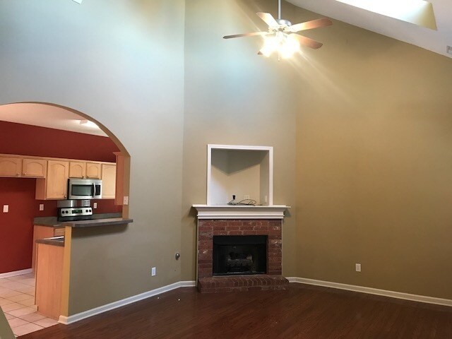 Foto del edificio - 9085 Chimneyrock Blvd.