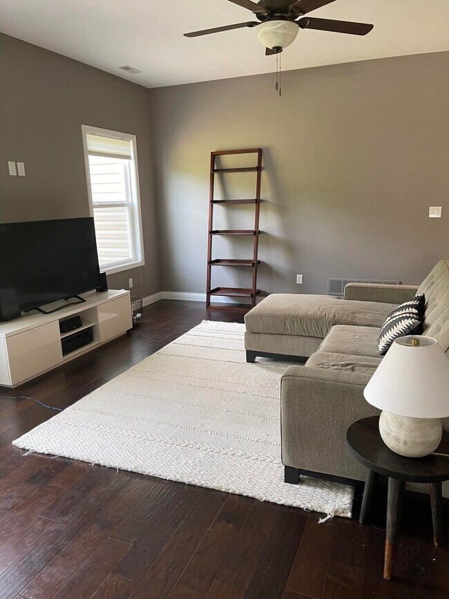 Foto del edificio - 3301 Timber Run Dr