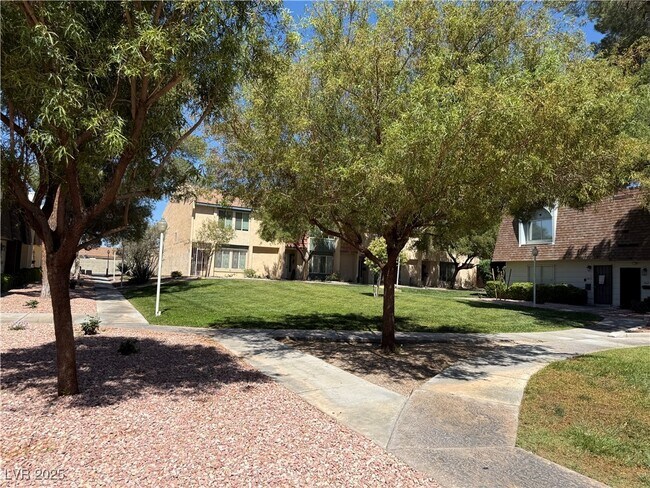 Foto del edificio - 3676 S Garden Dr