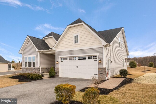 Building Photo - 143 Hood Farm Dr