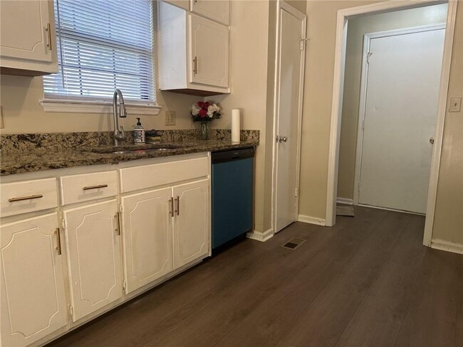 Foto del edificio - 7461 Cardinal Way