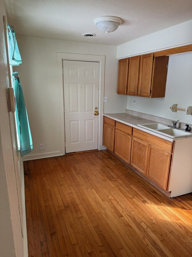 Foto del edificio - 912 Leland St