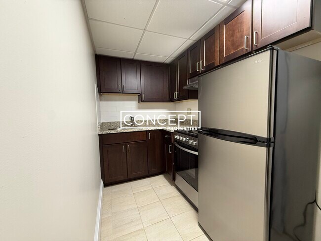 Building Photo - 62 Boylston St