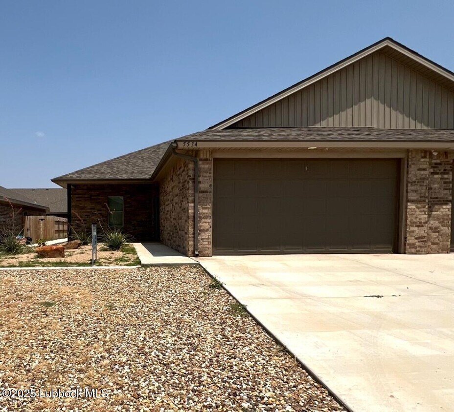 Primary Photo - 5534 Kemper St