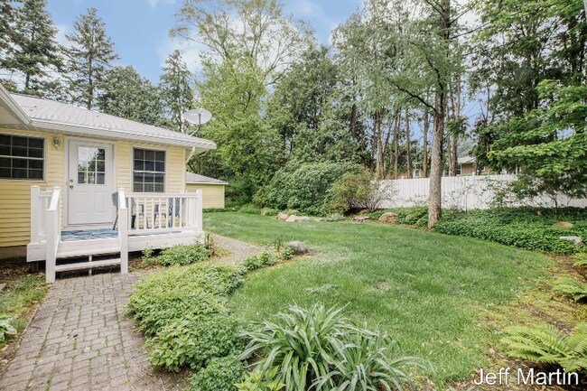 Foto del edificio - 544 Nordberg Ave NW