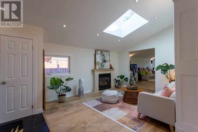 Building Photo - 63 Fordwich Crescent