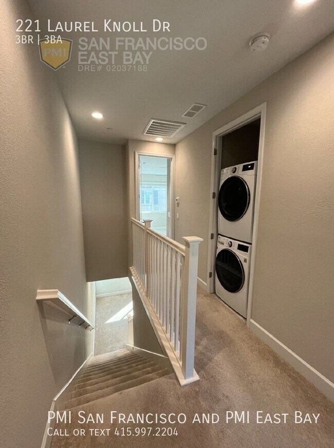 Building Photo - Modern Luxury in Muir Heights: Contemporar...