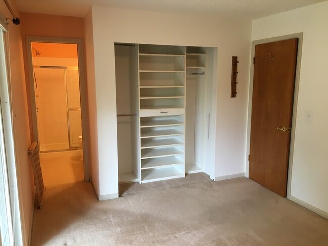 Foto del edificio - 9178 Dudley St