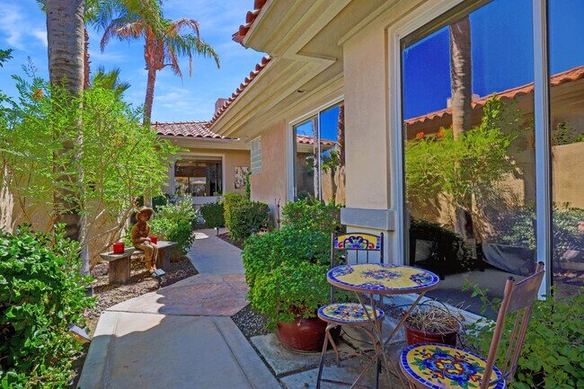 Foto del edificio - 901 Deer Haven Cir