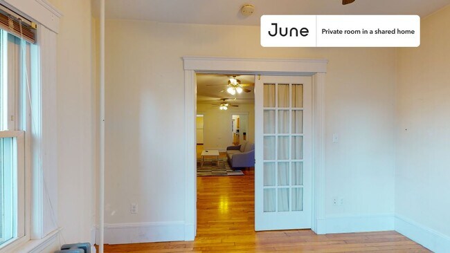 Foto del edificio - Room in Shared 3 bed/1 bath home