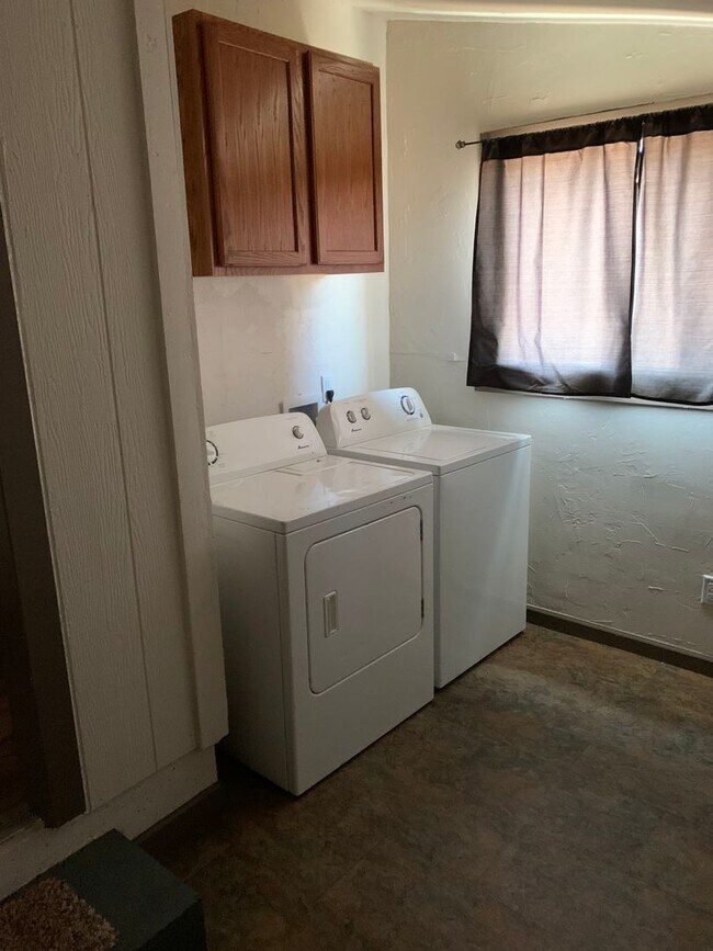 Building Photo - Beautiful Williams Rental