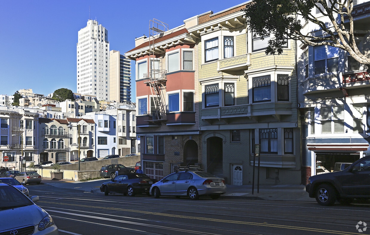 Building Photo - 1642 Hyde St