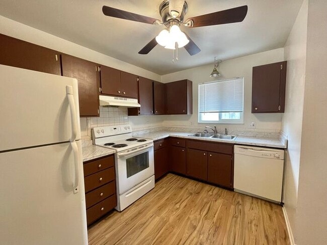 Foto del edificio - Beautiful 2 Bedroom Town Home!