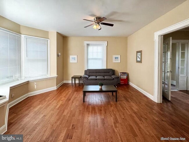 Foto del edificio - 2408 N 53rd St
