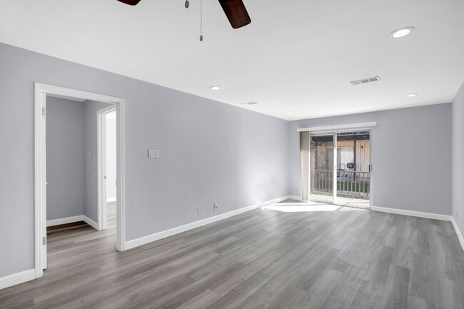 Foto del edificio - 1206 Hi Stirrup