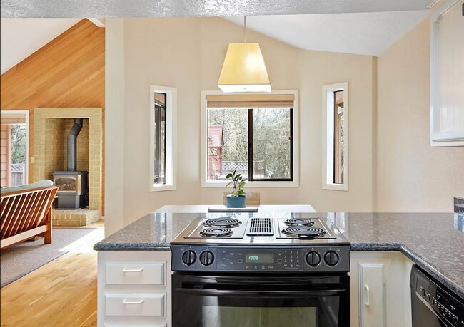 Foto del edificio - 3664 NW Wisteria Pl