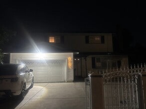 Building Photo - 2137 Amberwood Ln