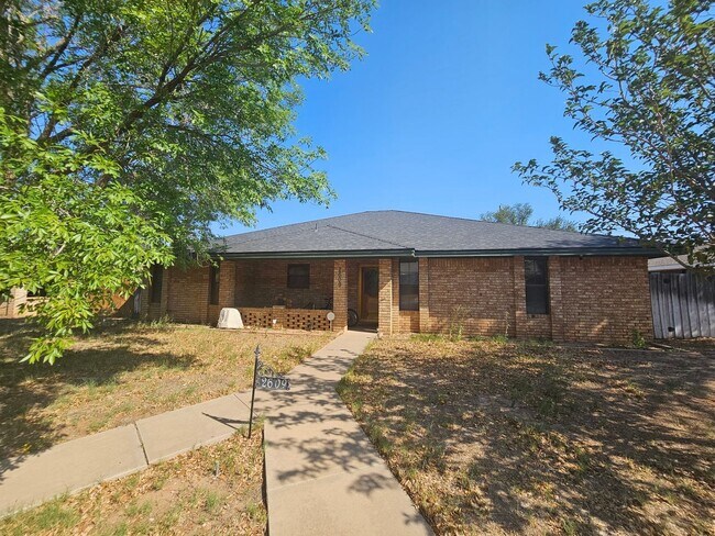 Building Photo - Spacious 3BR House in Midland