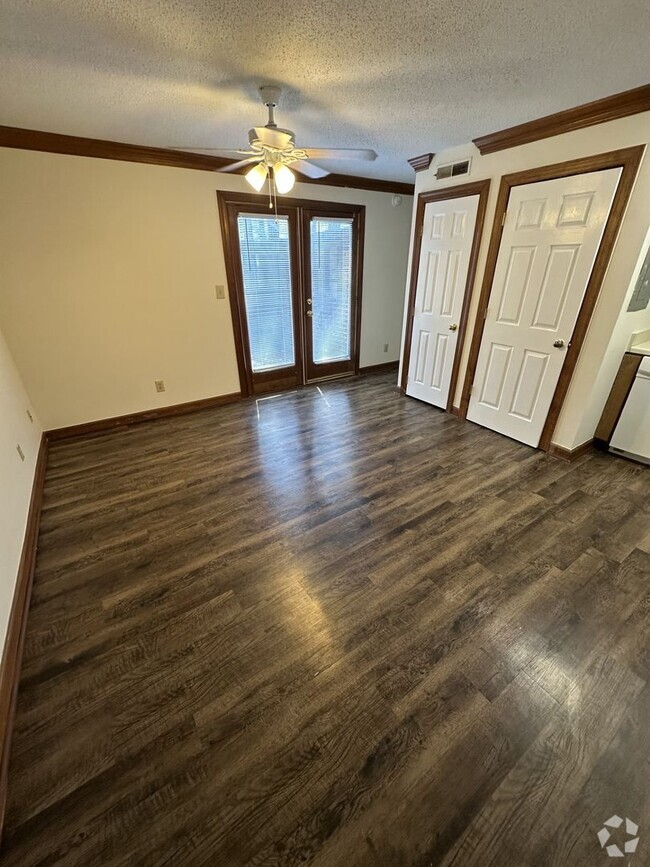 Building Photo - 3530 Ivy Commons Dr