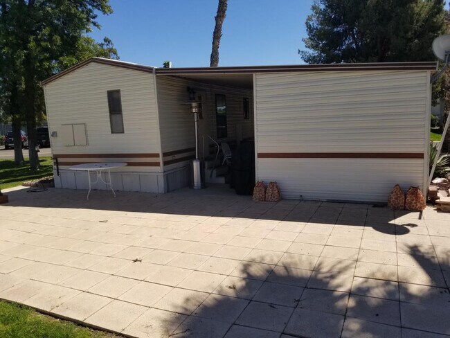 Foto del edificio - 10950 W Union Hills Dr